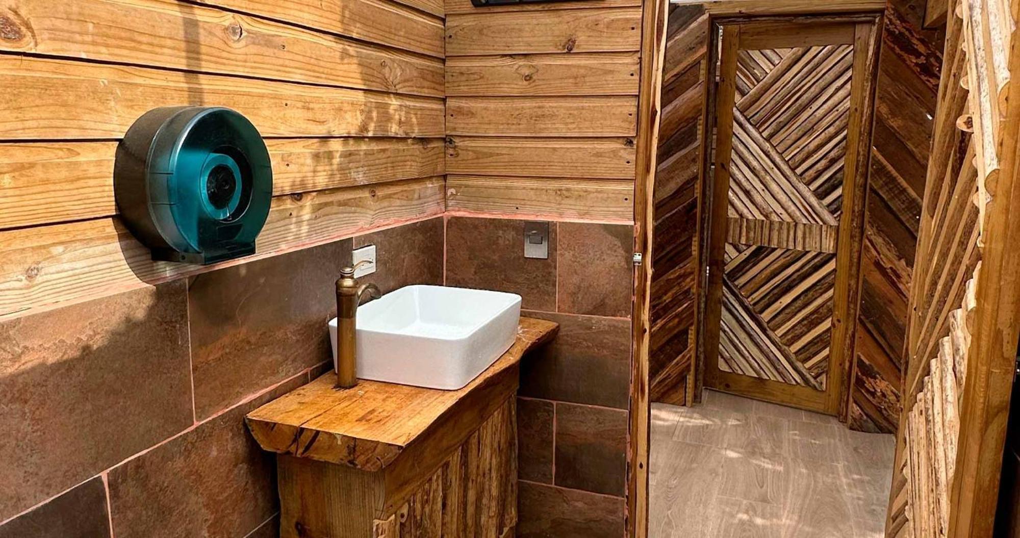 Glamping Ecolodge Cueva De Las Aguilas Педерналес Экстерьер фото