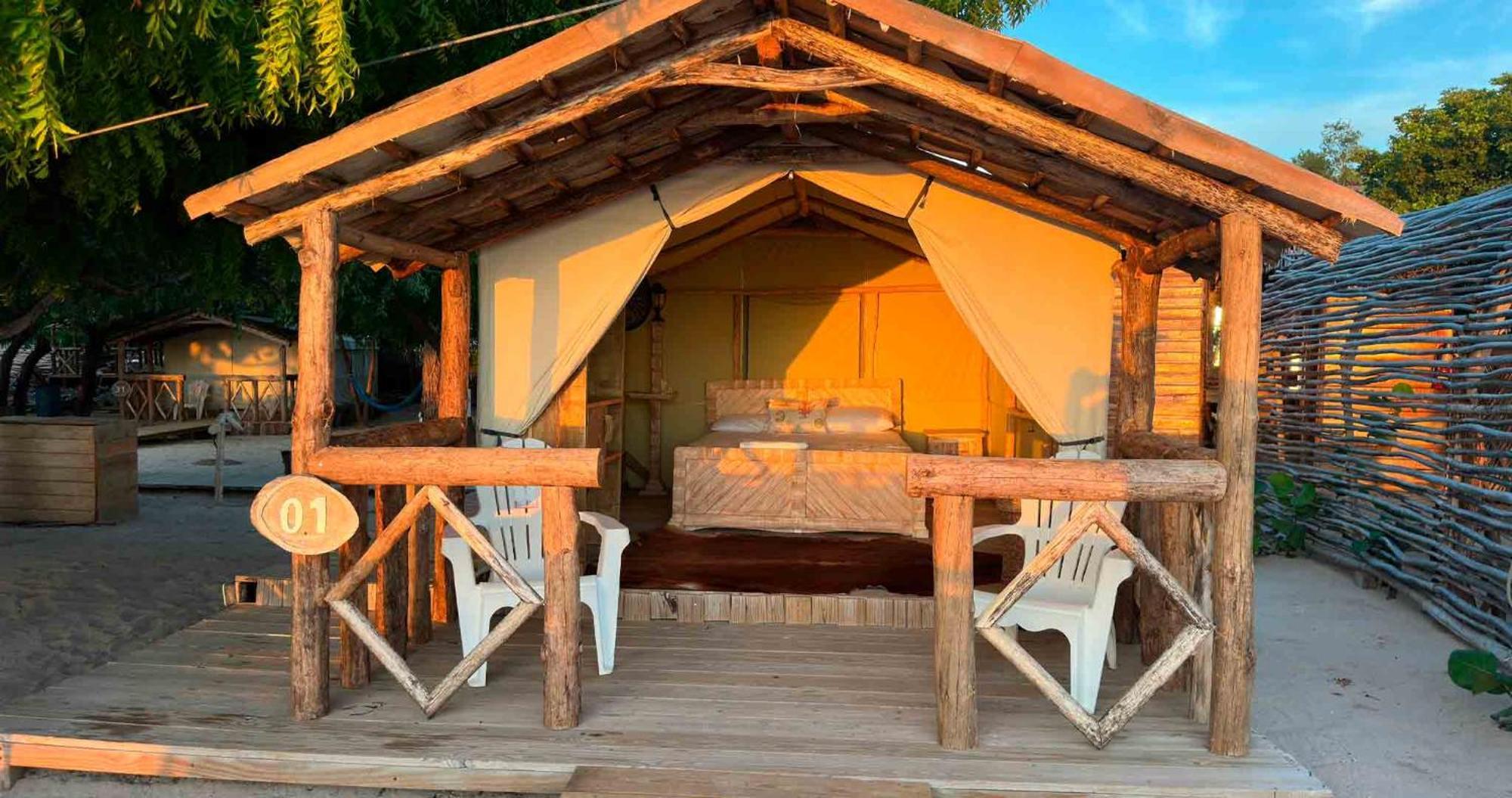 Glamping Ecolodge Cueva De Las Aguilas Педерналес Экстерьер фото