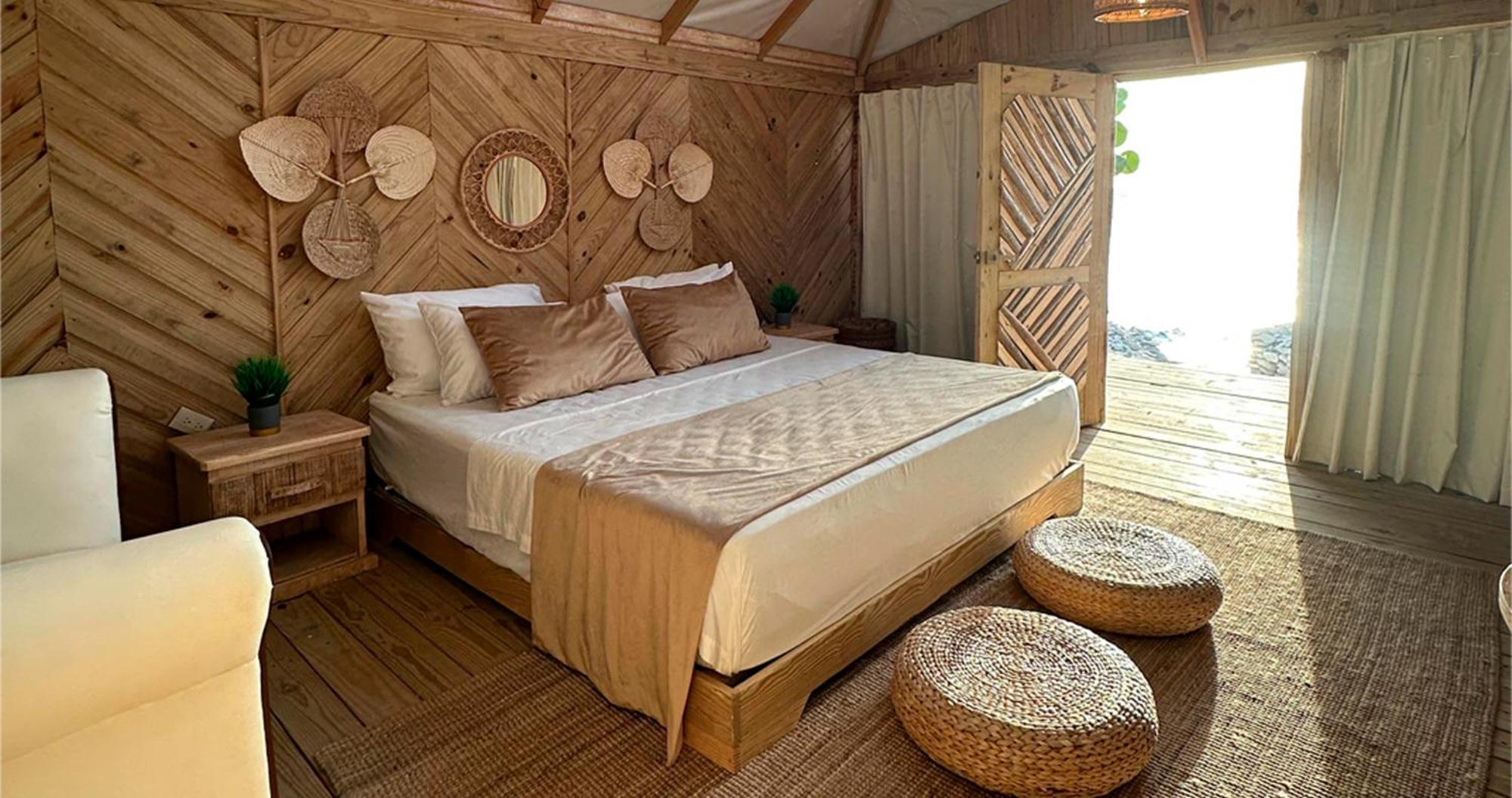Glamping Ecolodge Cueva De Las Aguilas Педерналес Экстерьер фото